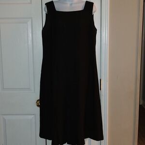 Leslie Fay  black sleeveless pleat dress  Sz 14